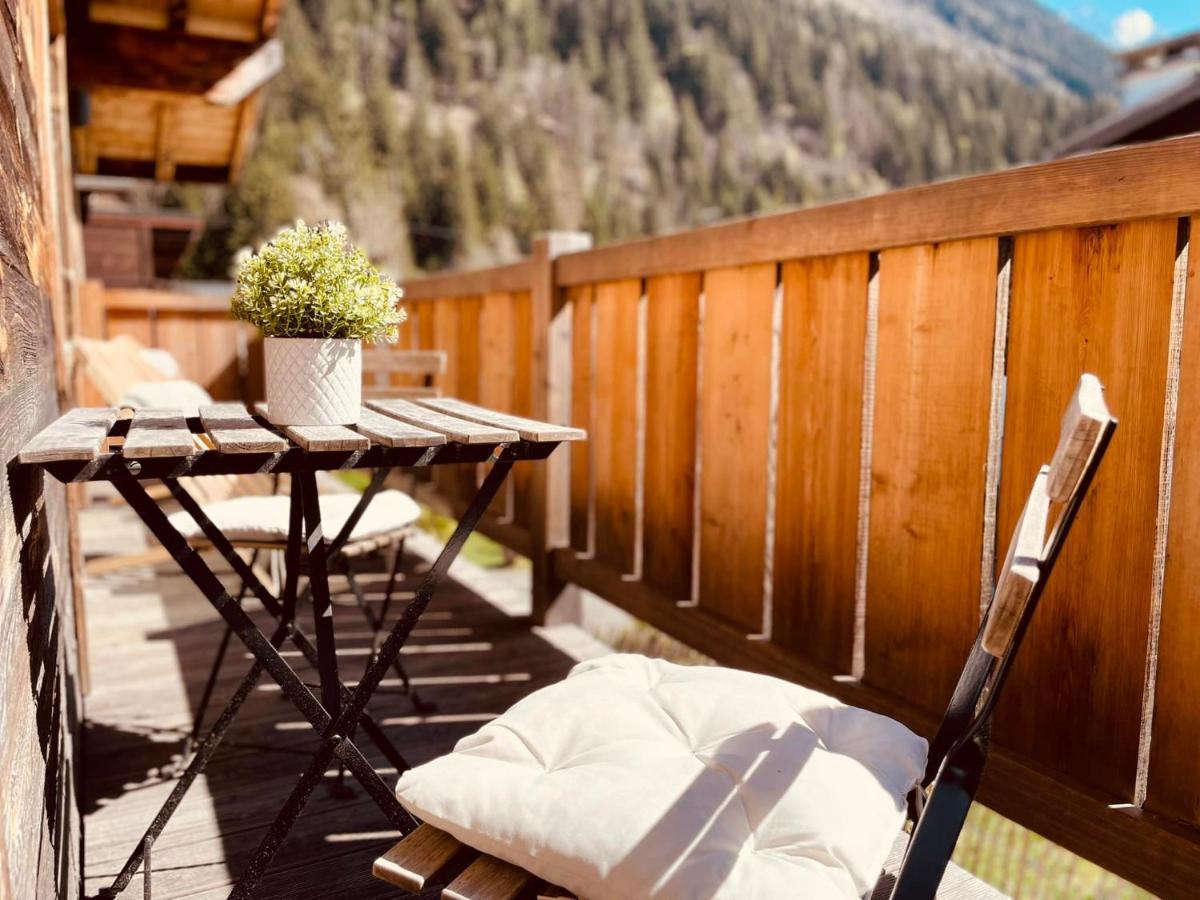 Chalet Le Petit Nicolas, Jacuzzi, Vue Mont Blanc Chamonix Exterior photo