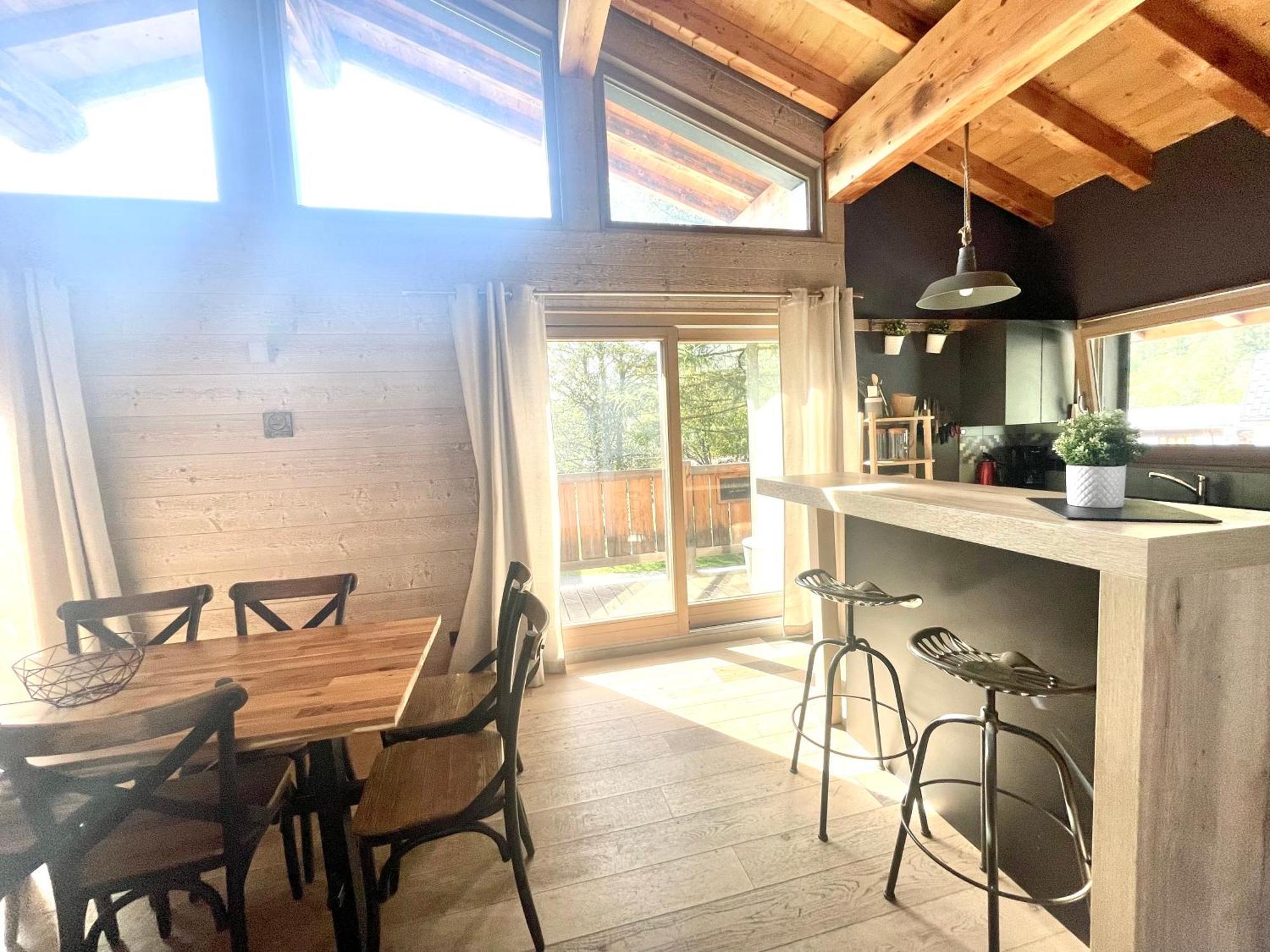 Chalet Le Petit Nicolas, Jacuzzi, Vue Mont Blanc Chamonix Exterior photo