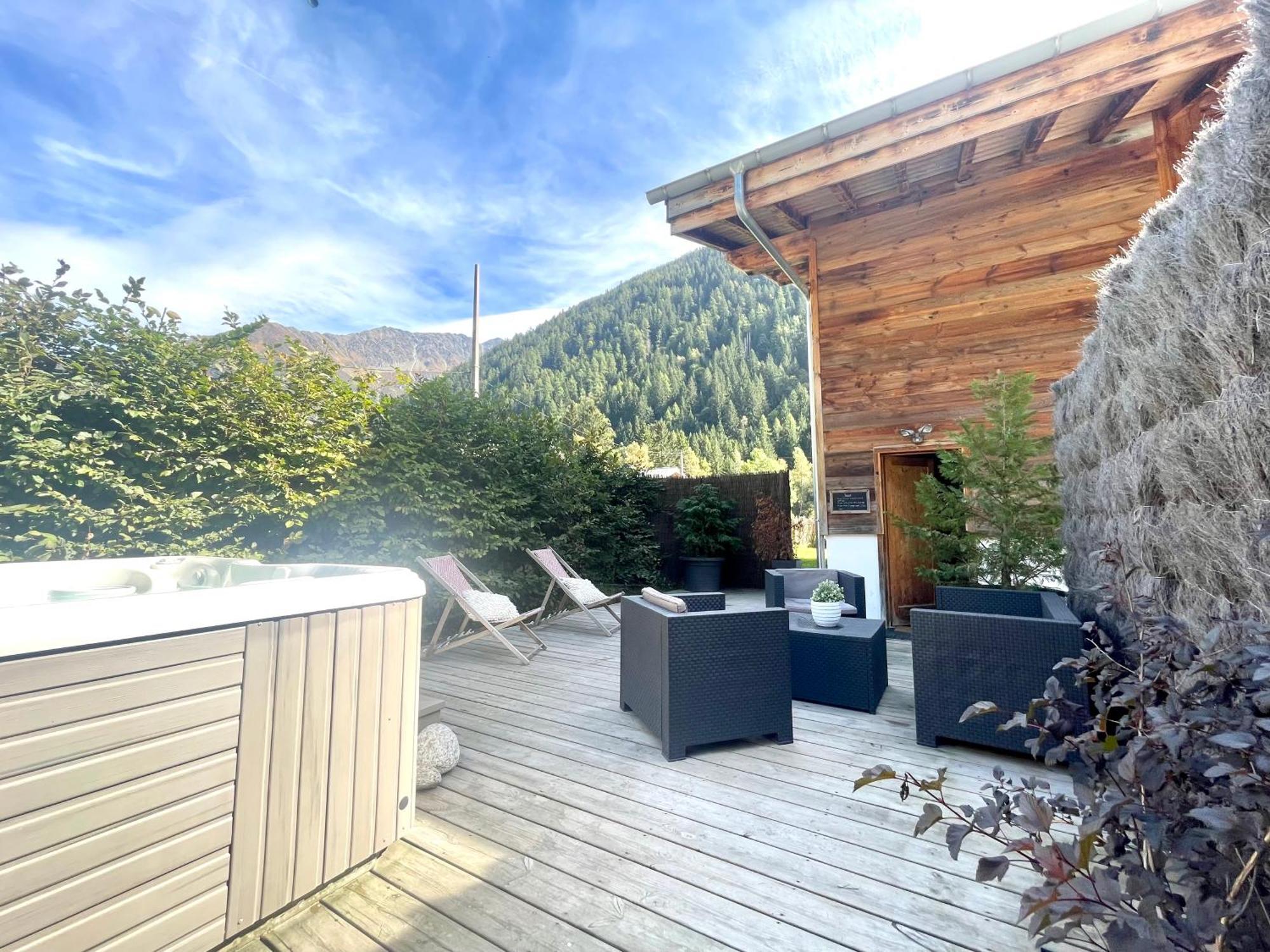 Chalet Le Petit Nicolas, Jacuzzi, Vue Mont Blanc Chamonix Exterior photo
