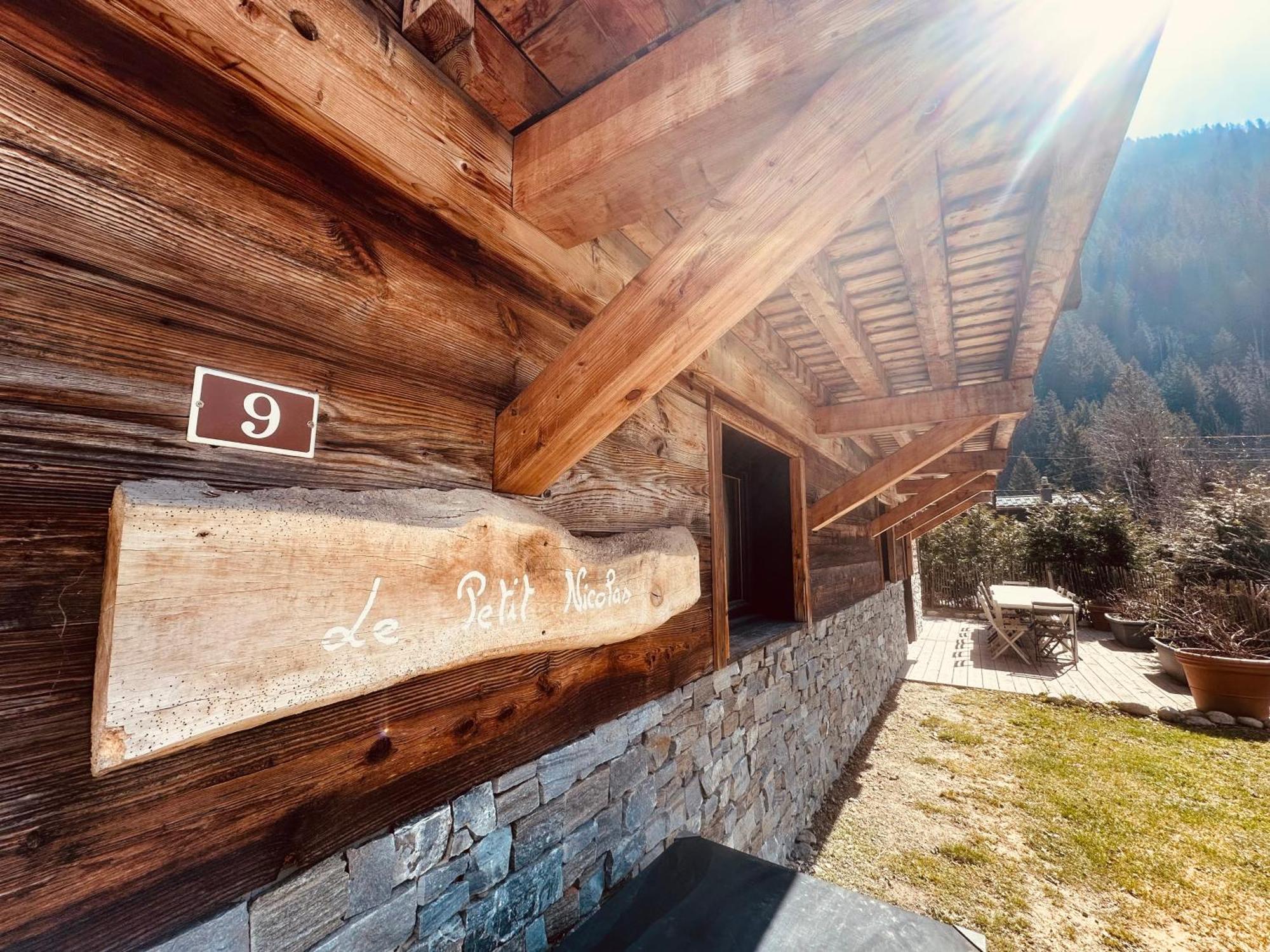 Chalet Le Petit Nicolas, Jacuzzi, Vue Mont Blanc Chamonix Exterior photo
